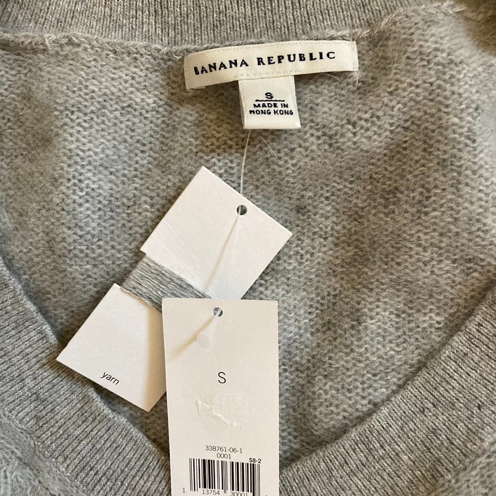 NWT Banana Republic gray V Neck Angora Sweater - Picture 5 of 7